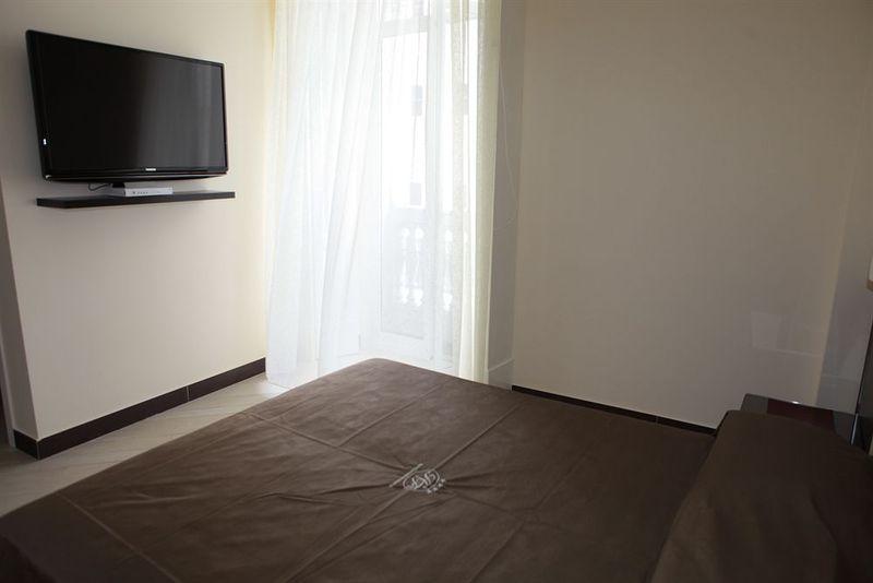 Hotel Ferdinando II Naples Exterior photo